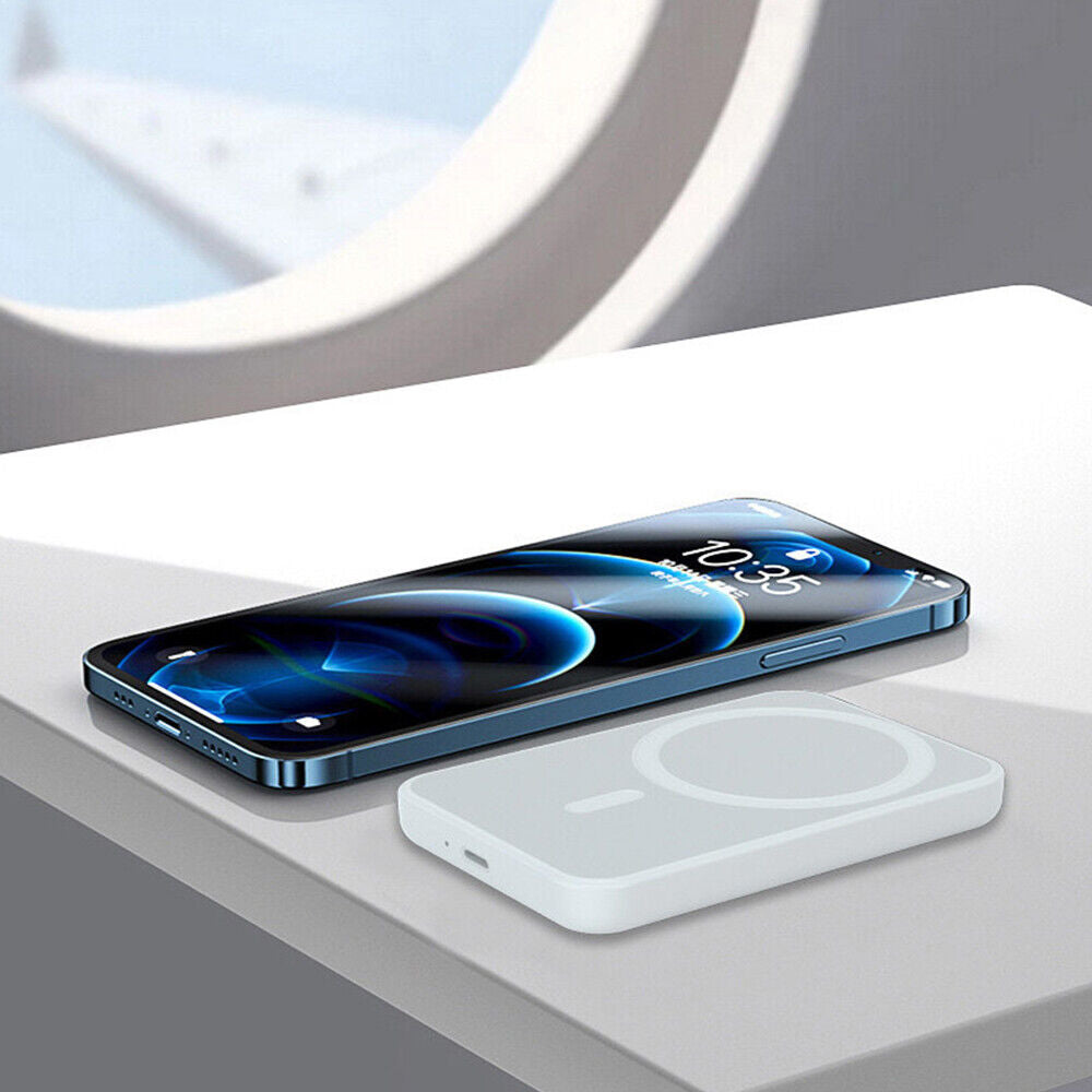 High-capacity magnetic power bank with wireless charging for iPhone 14/13/12 series